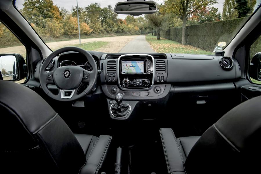 Торпедо Renault Trafic SpaceClass 2017 года  (WW) (фото 23 из 43)